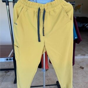 FIGS Women’s Zamora High Waisted Jogger Scrub pants Medium Petite in Light Gold